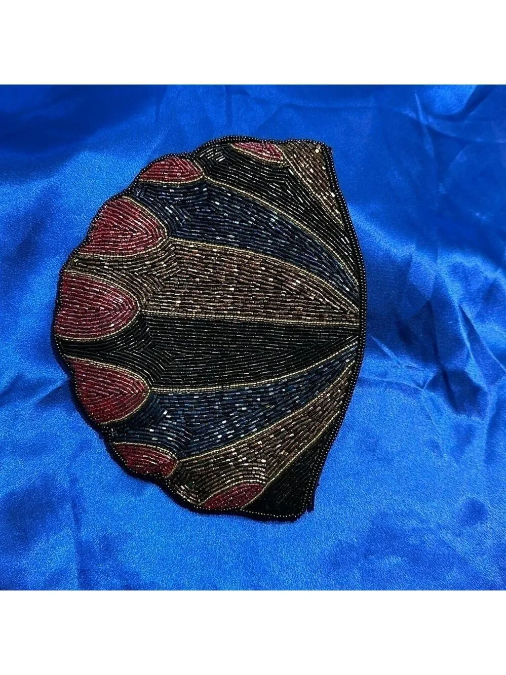 Beaded Scalloped Edged Clam shell Vintage Clutch Evening Bag with Satin lining